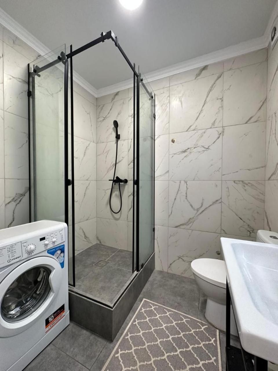 Жилой Комплекс Молодежный На Тулебаева Apartment Almaty Exterior photo